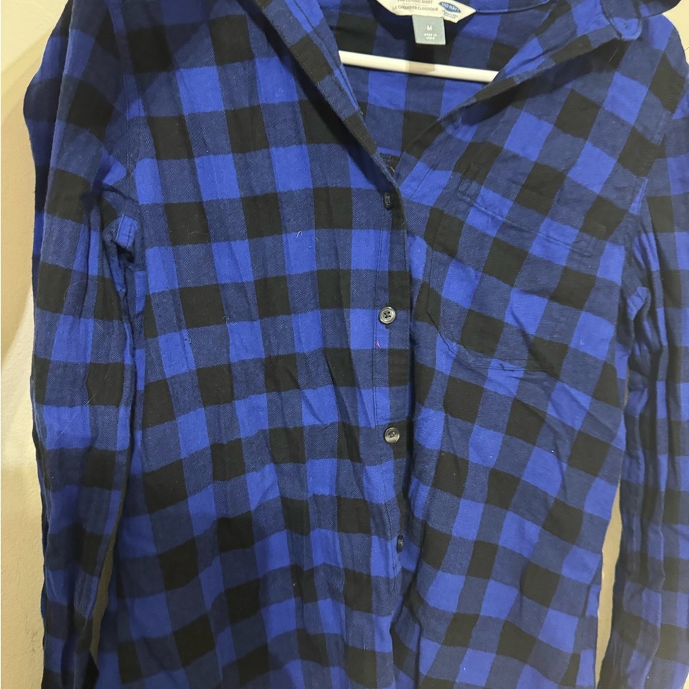 Women's Blue and Black Plaid Button-Up Shirt